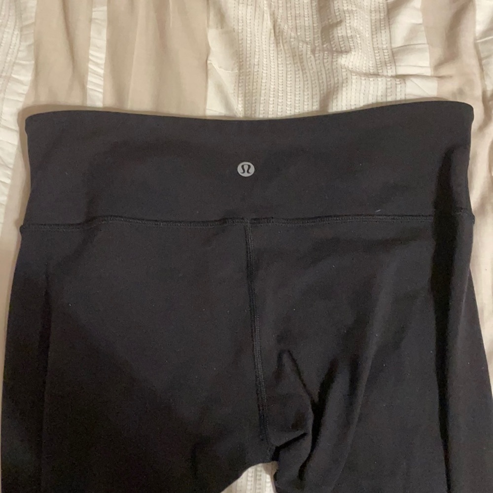 Black Lululemon Wunder Under leggings